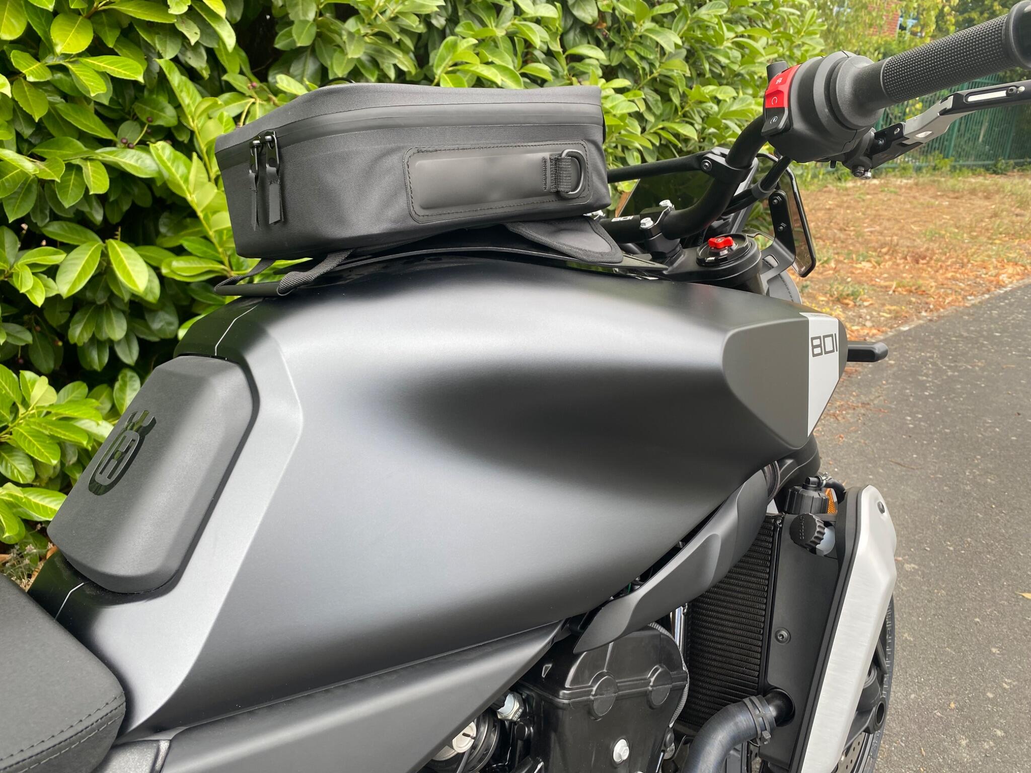 Husqvarna Svartpilen 801